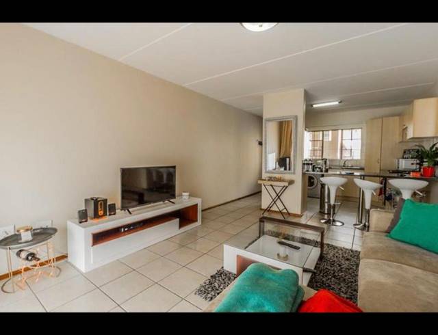 2 BEDROOM TOWNHOUSE FOR SALE IN RYNFIELD